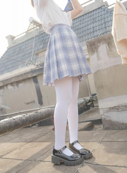 女教师教室hd在线观看